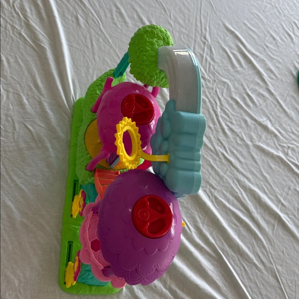 Imaginext Dreamworks Trolls Lights & Sounds Rainbow Treehouse by Fisher Price